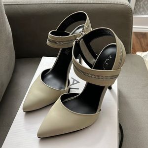 Aldo Harrup 4.5" ivory/cream heels